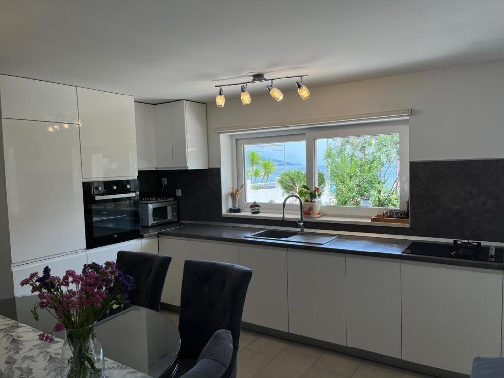 Apartment Verica In Duce - 20 Meters From The Beach Dugi Rat Exterior photo