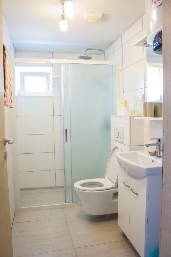 Apartment Verica In Duce - 20 Meters From The Beach Dugi Rat Exterior photo